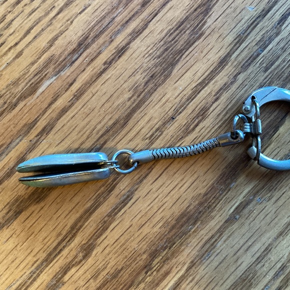 Vintage ballet slipper keychain - Picture 4 of 7